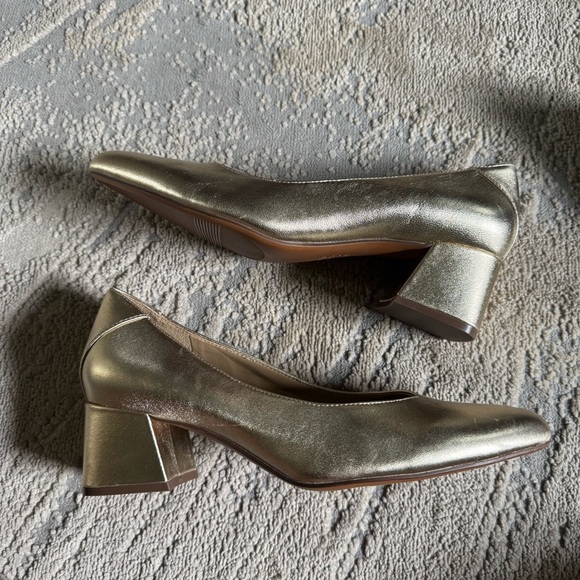Naturalizer Malynn gold pointed Toe Pumps leather slip on low block heel 9.5 W - Picture 10 of 14